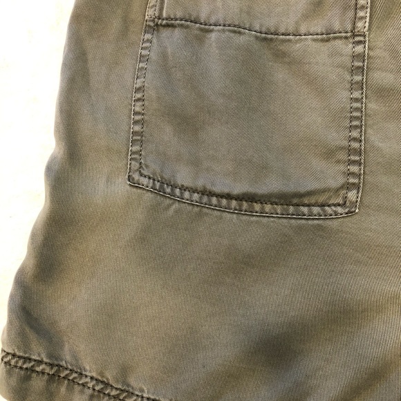 Olive Green Shorts Size: Medium (M) - Picture 4 of 4